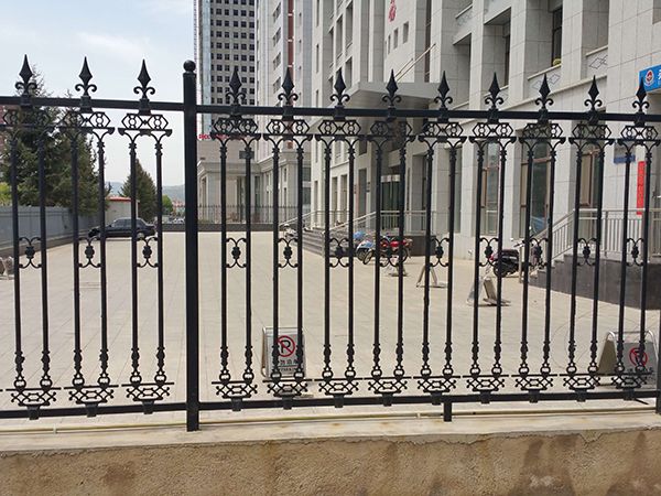 铸铁护栏
