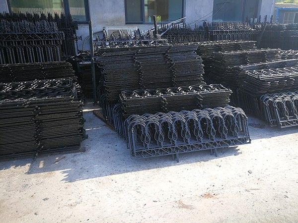 铸铁护栏