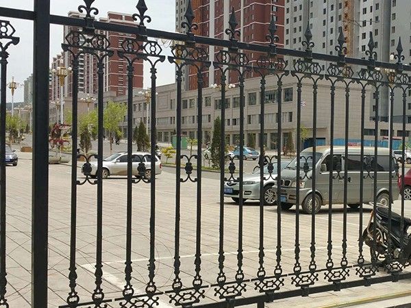 铸铁护栏